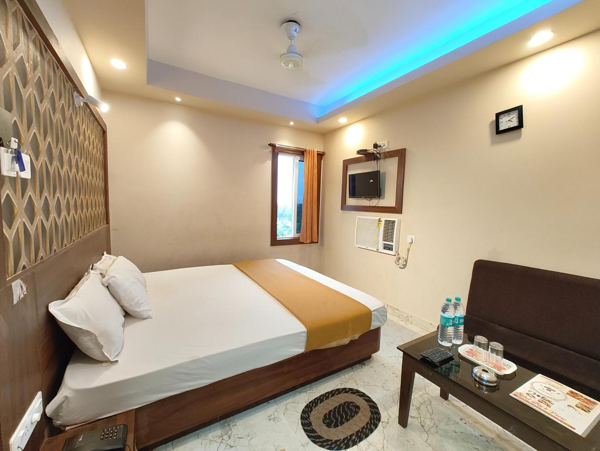 "Hotel Aradhya Puri"- Luxur- Room With Sea-View - Prime Location With Parking Facilities - Best Hotel In Puri Ngoại thất bức ảnh