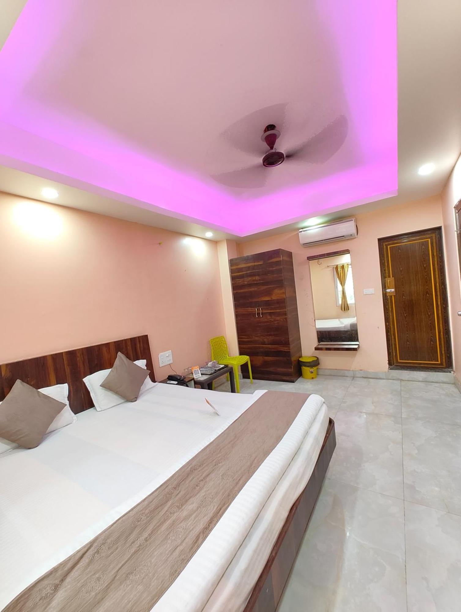 "Hotel Aradhya Puri"- Luxur- Room With Sea-View - Prime Location With Parking Facilities - Best Hotel In Puri Ngoại thất bức ảnh