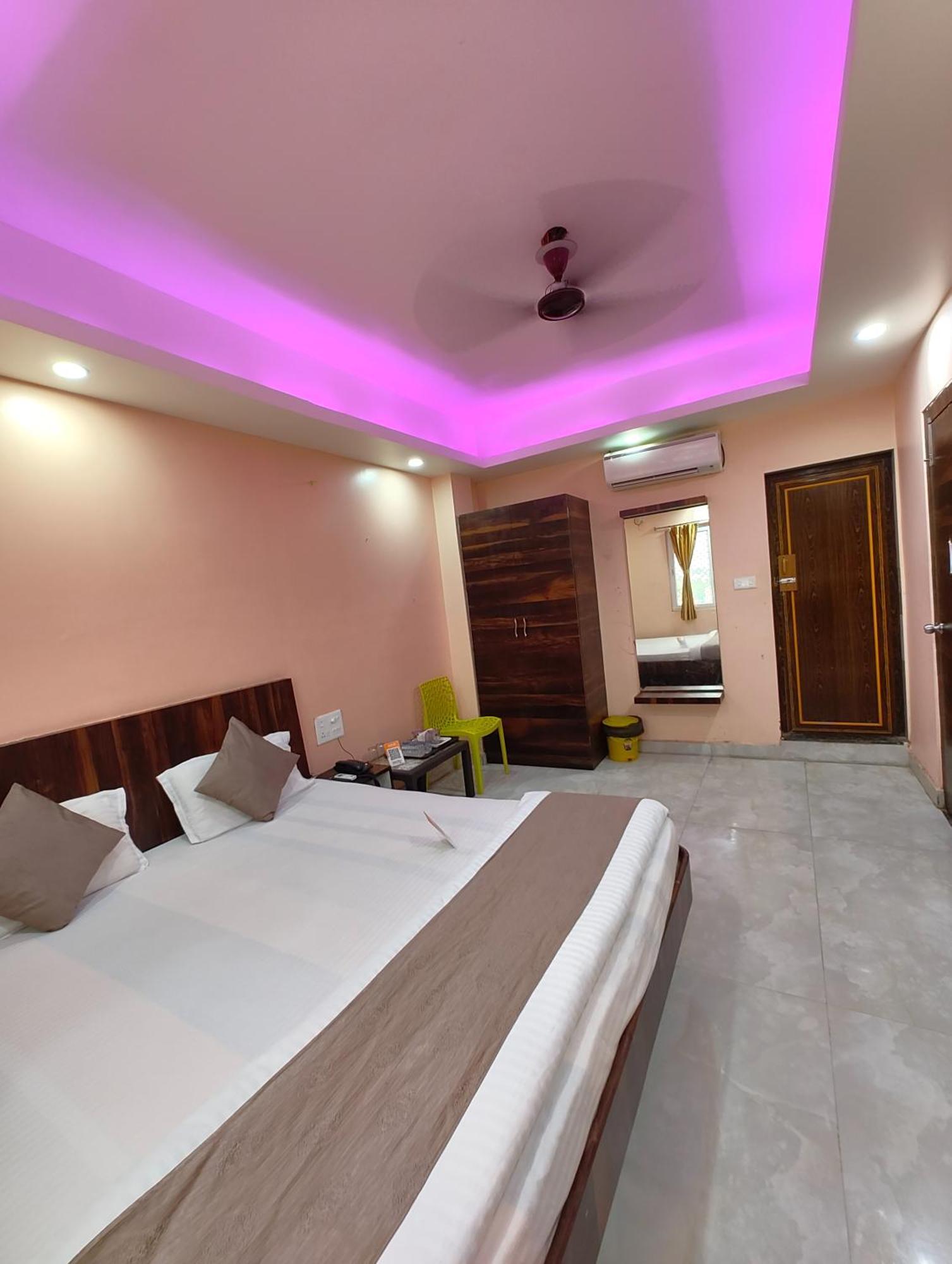 "Hotel Aradhya Puri"- Luxur- Room With Sea-View - Prime Location With Parking Facilities - Best Hotel In Puri Ngoại thất bức ảnh