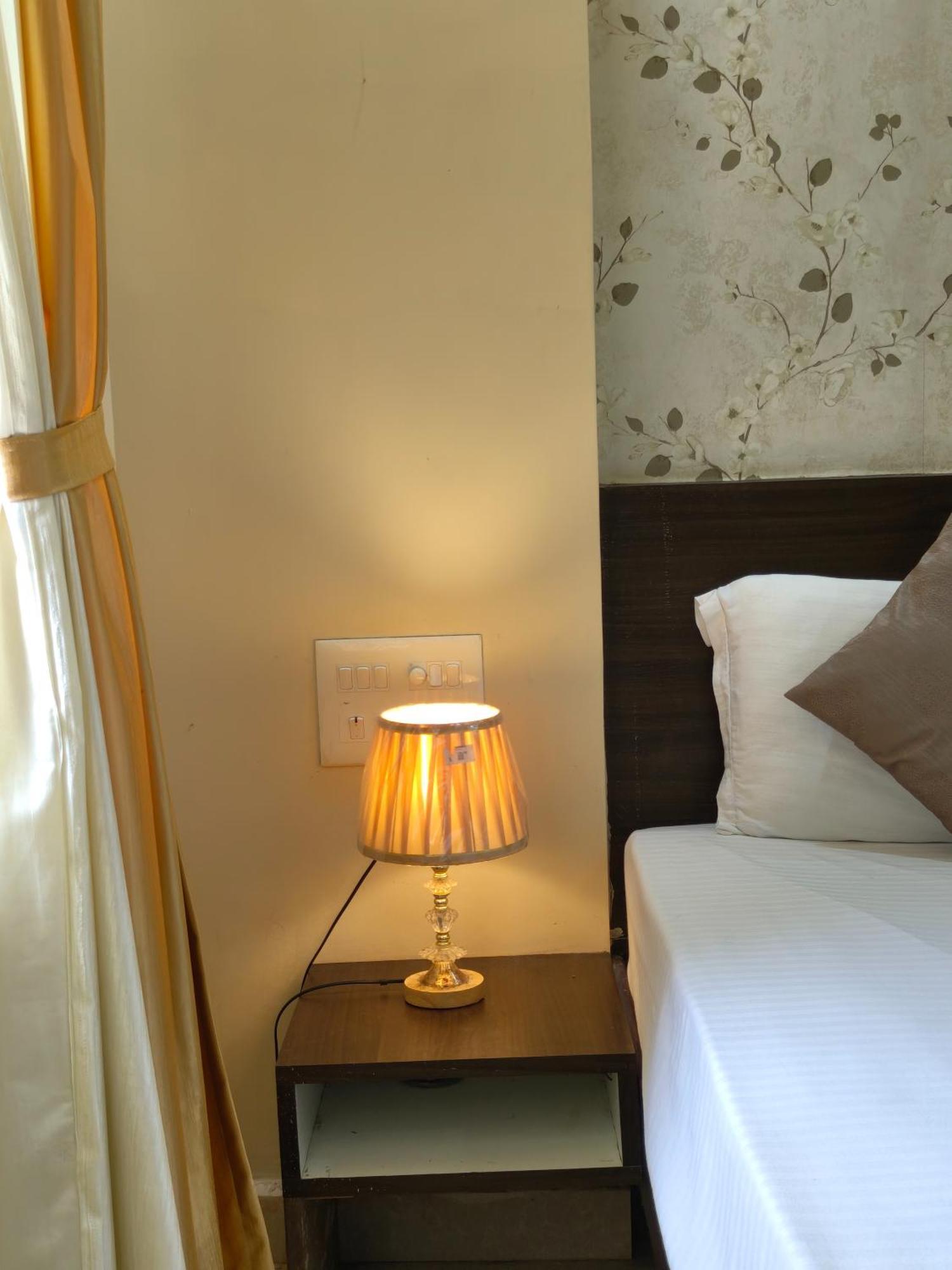 "Hotel Aradhya Puri"- Luxur- Room With Sea-View - Prime Location With Parking Facilities - Best Hotel In Puri Ngoại thất bức ảnh