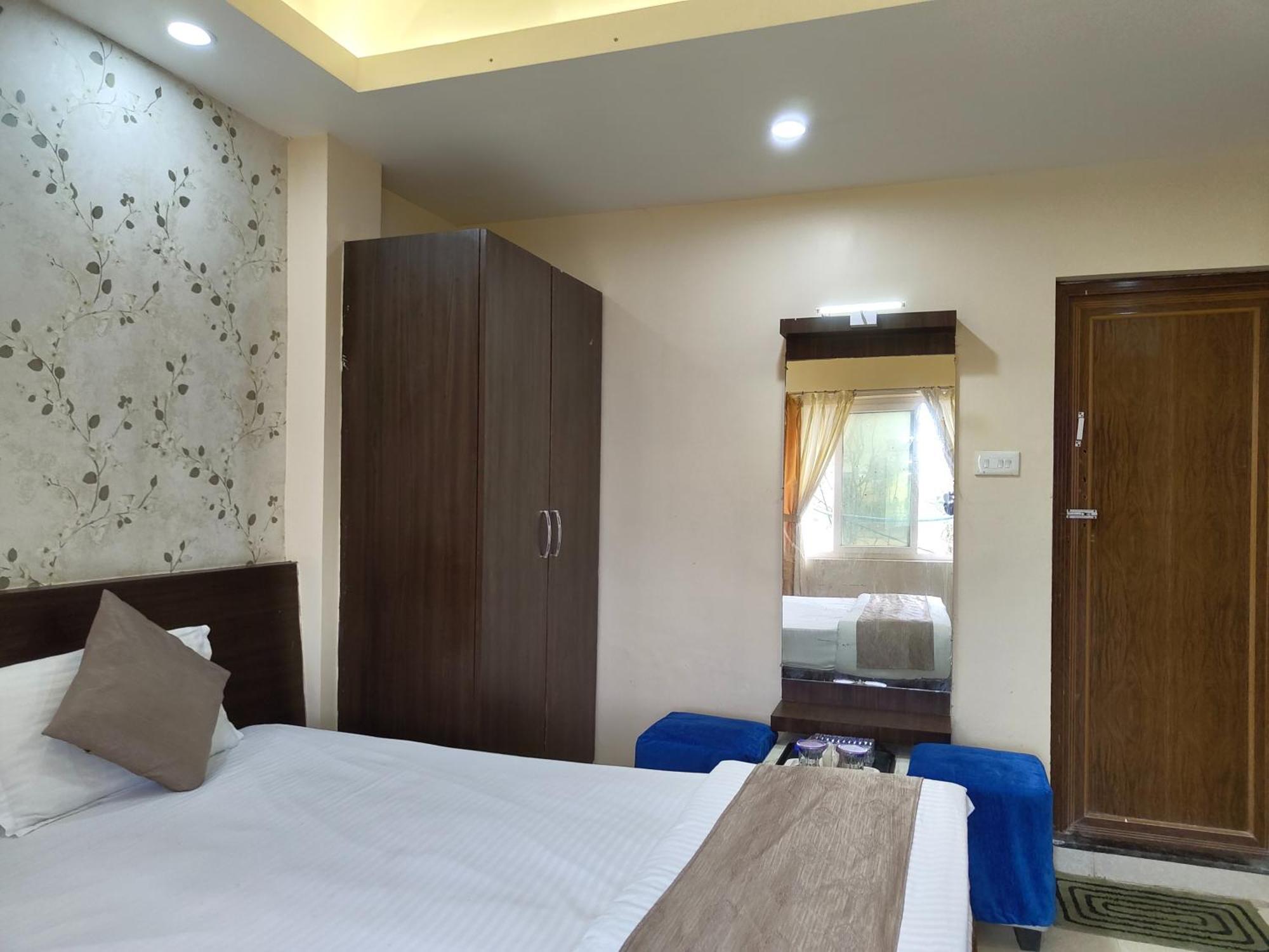 "Hotel Aradhya Puri"- Luxur- Room With Sea-View - Prime Location With Parking Facilities - Best Hotel In Puri Ngoại thất bức ảnh