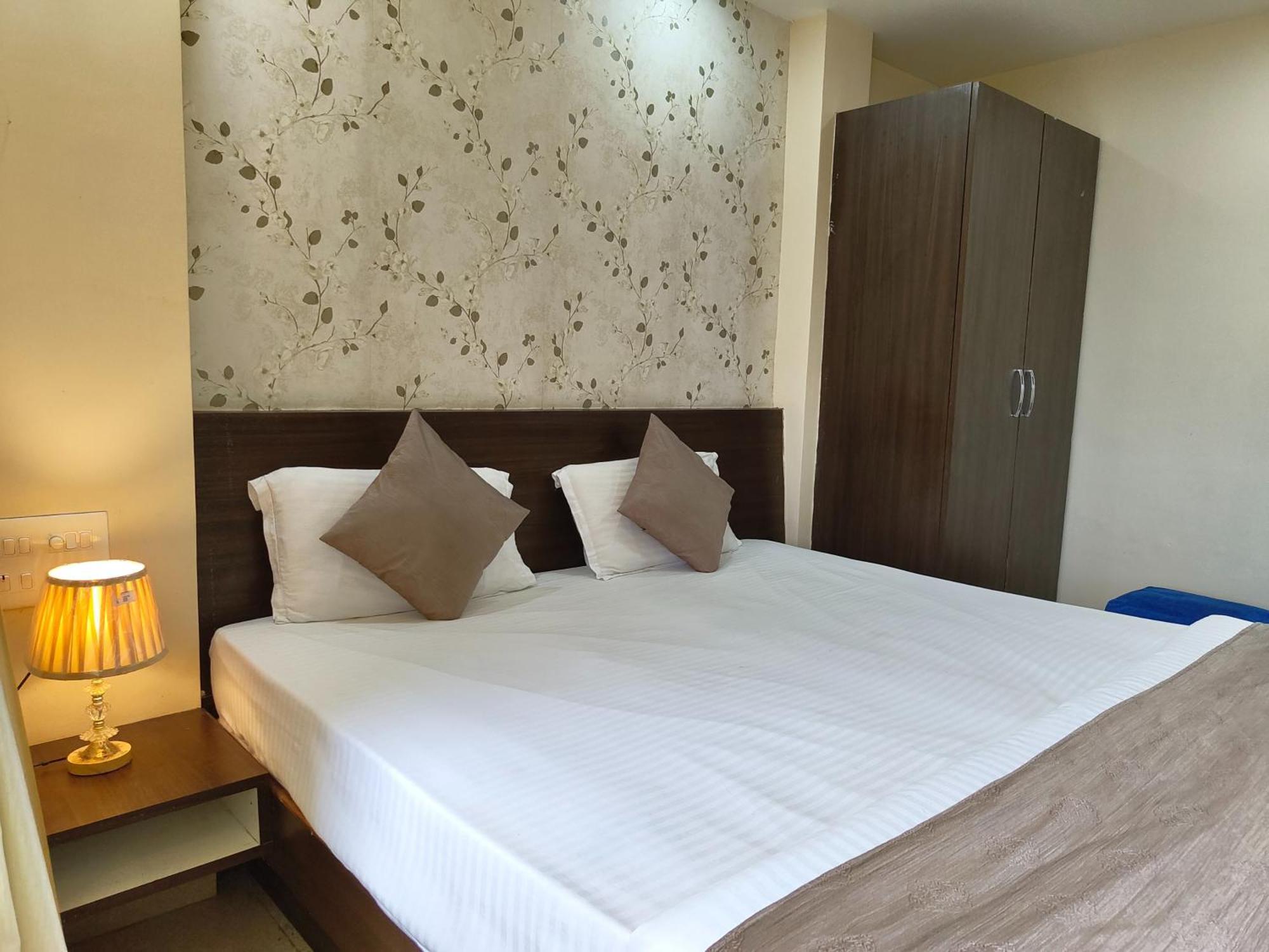 "Hotel Aradhya Puri"- Luxur- Room With Sea-View - Prime Location With Parking Facilities - Best Hotel In Puri Ngoại thất bức ảnh